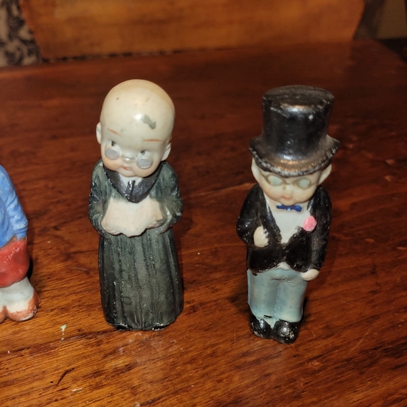Vintage set of Mini Ceramic People - Picture 2 of 7